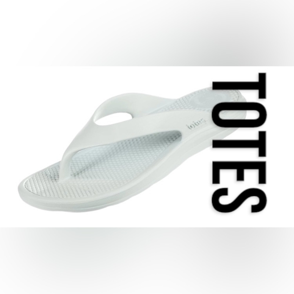 CLEARANCE SALE Totes Everywear Sandals Womens 
size 10 and size 9 light blue